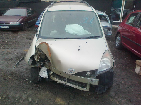 Used Car Parts Toyota YARIS VERSO 2000 1.3 Mechanical Minivan  d.  2012-10-27